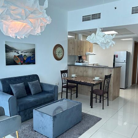 Golden Stay Vacation Homes Continental Tower Marina Dubai Exterior foto